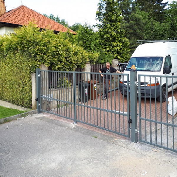 vjezdová brána dvoukřídlá 29