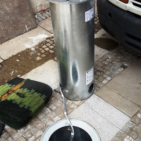 parkovací zábrana výsuvný sloupek montáž