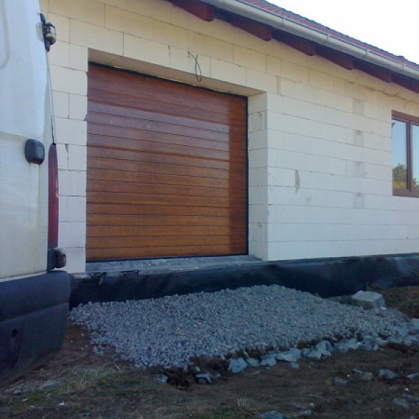 garážová vrata sekční 1