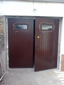 garážová vrata dvoukřídlá 2