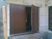 dvoukřídlá garážová vrata kolomuty