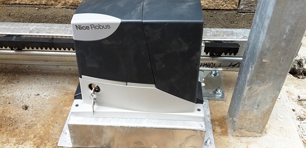 pohony pro posuvné brány